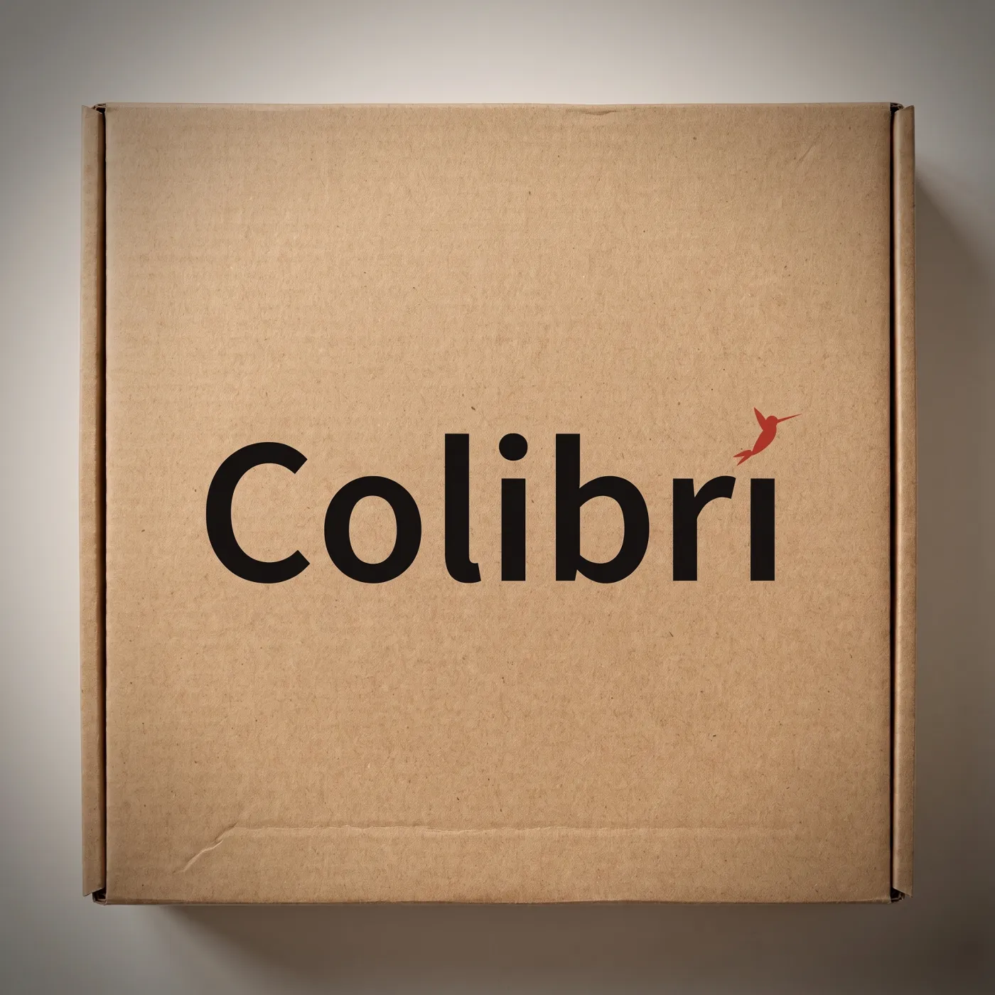 Caja de cartón kraft con el logo de Colibrí